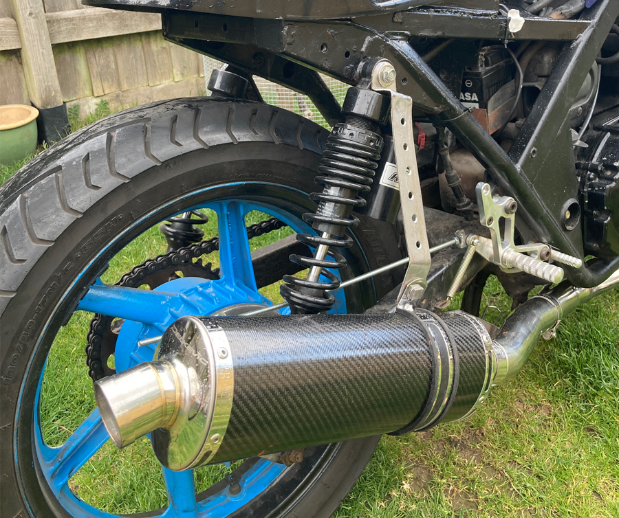 A suitable exhaust brace 